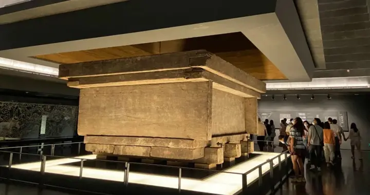 辛追夫人的地下“豪宅”！马王堆汉墓藏奢华宫殿，两千年富贵不减