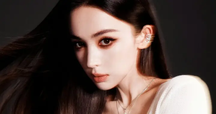 古力娜扎不只有漂亮脸蛋，还有傲人身材