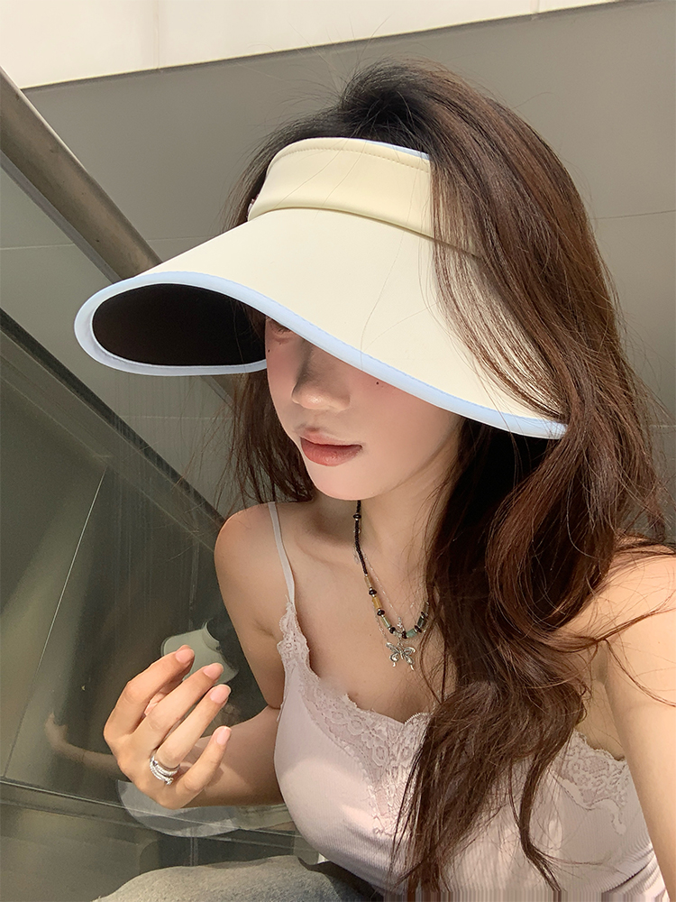 小狗空顶帽，遮阳防晒又超有范儿！