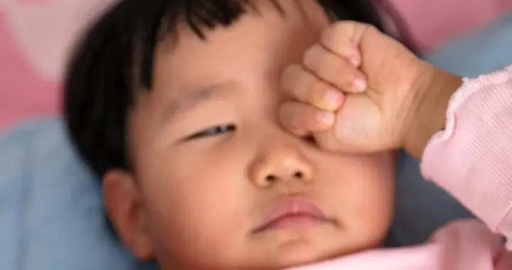 春季孩子老打喷嚏、揉眼睛？到底是感冒，还是花粉过敏中招了