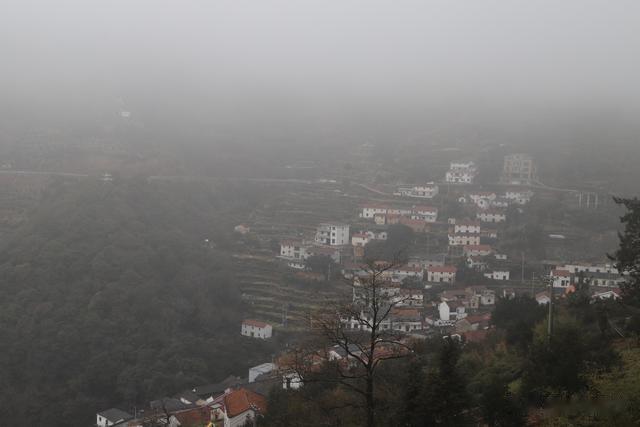 江南小色达和大自然鬼斧神工的玄武岩——浙南五日游之五