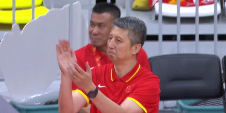 72比91！中国男篮二番战惨败乌拉圭19分，第三节被轰23比1，赵继伟...