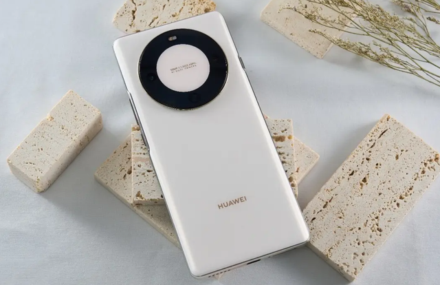 256GB+卫星通信+6100mAh，如今低至1533元起，华为手机也有性价比
