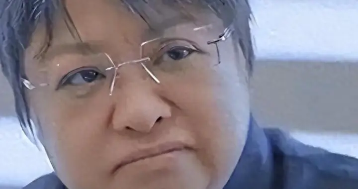 韩红驰援广西大雨不到2小时，荒唐一幕出现，给鹿晗上了一课