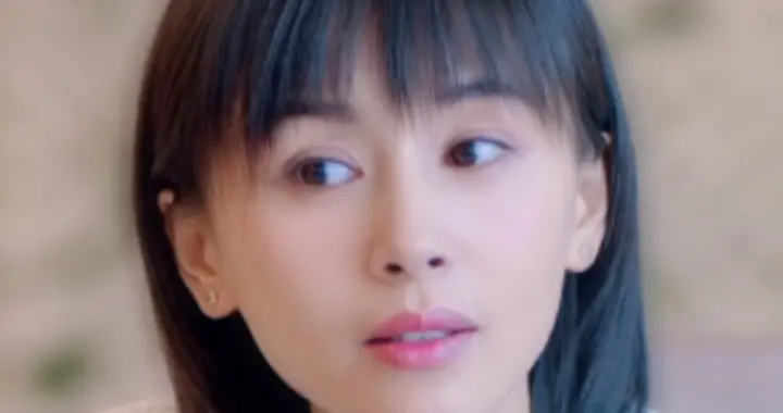 人前焊死单身人设，背后偷偷出国生子，这4位女星一个比一个离谱