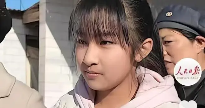 李佳婷被学校通报表扬，男童全家上门感谢，阿里公益更是奖5000元