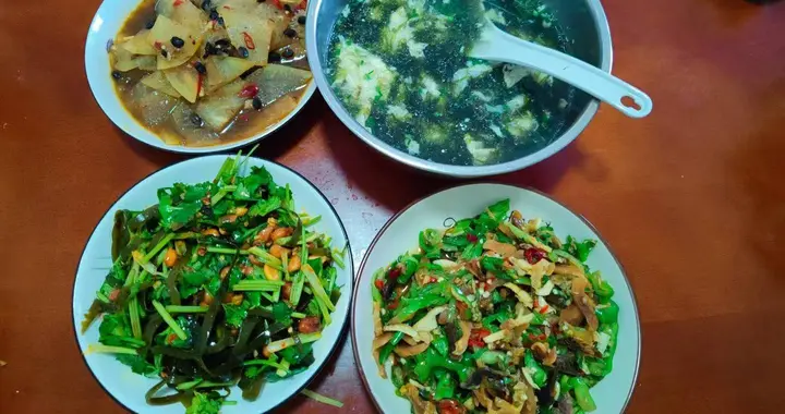 15块钱做4个菜？江西大嫂晒晚餐，网友羡慕：这才是会过日子的