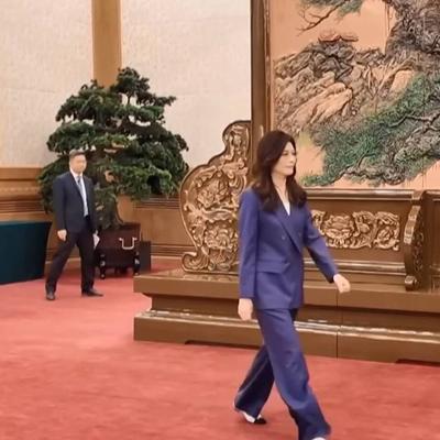 晓卧龙：1米78的郑丽文今天（4月10号