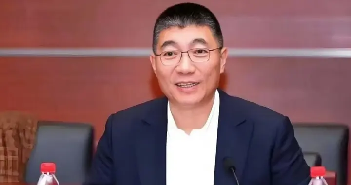 中戏院长郝戎主动投案，曾教章子怡刘烨，9天前刚谈学艺先学做人