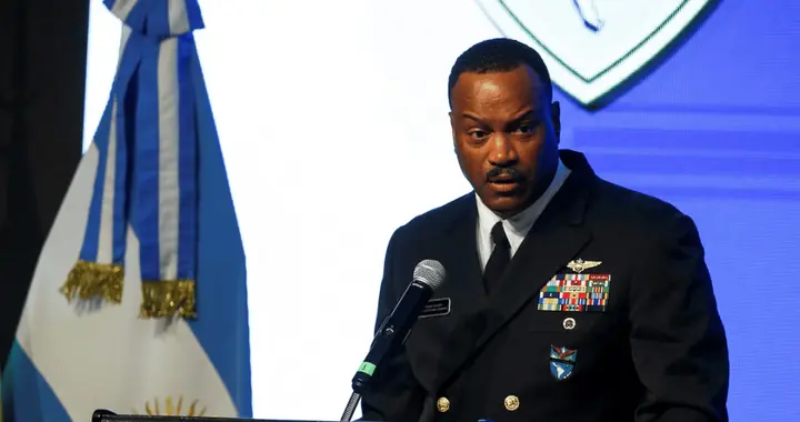 马杜罗后台全就位，中俄明确表态，美军发兵在即，司令却先行辞职