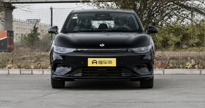 3月入手零跑Lafa5，优惠2万多，无框车门+大掀背，圈粉年轻人！