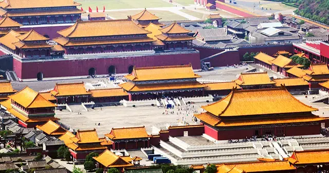 片仔癀与云南白药核心价值对比：弹性成长与稳健价值的双向抉择