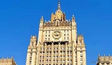 【美国土耳其大量援乌武器，让俄罗斯非常气愤】美国西方国家总是嘴里说一套...