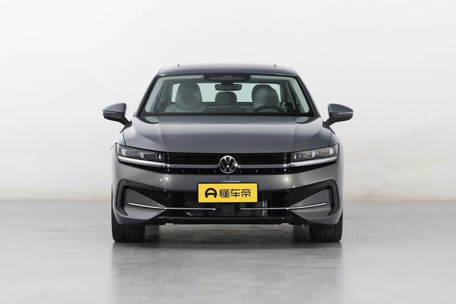 起售价跌破13万, 2.0T动力+8155芯片，7.4秒破百，家用值得一看
