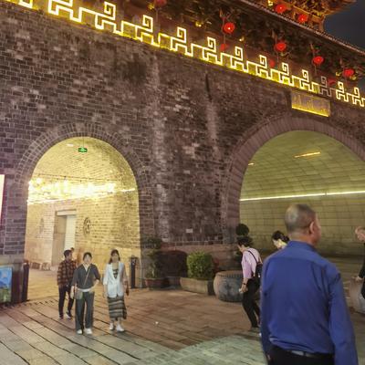 淡泊山茶：夜游长汀古城墙，美轮美奂轮。