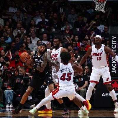 土家菜根：又被猛龙14分爆揍，热火从东部