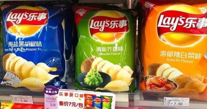 又一零食塌房！记者暗访画面恶心至极，发黄又生虫，不少人天天吃
