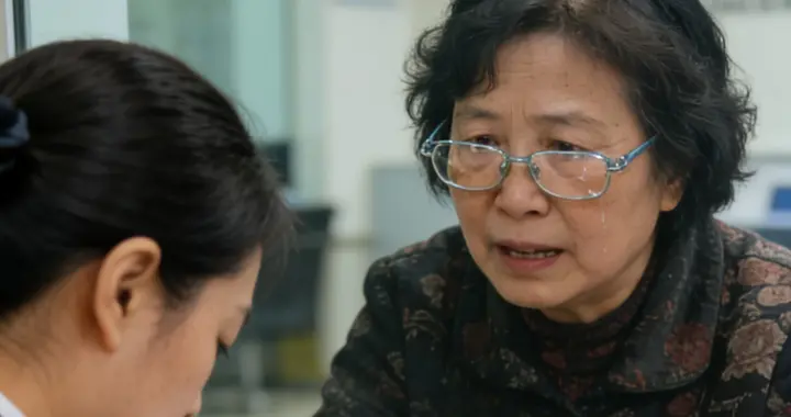 扬州单亲妈妈收到1530万汇款，哭着要退回，银行一句话让她泪崩