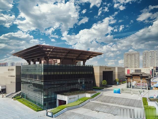 东阳市或可像义乌市一样高速发展，横店影视城给东阳带来的机会大