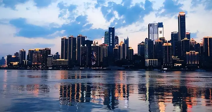 重庆不是市？面积超省、人口全球第一的背后，是普通人的巴适生活