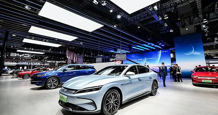 【汽车人】卷不动了？比亚迪10月销量跌31%