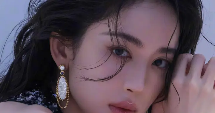 美女壁纸第7417期—古力娜扎