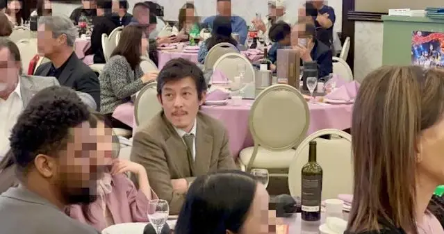 幸福人夫！陈冠希45岁近况照曝光 网友惊呼：撞脸毛利小五郎