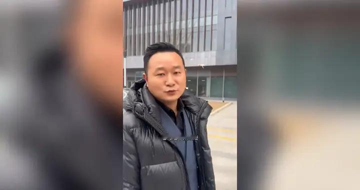 江苏一爱心人士喊话李亚鹏，愿提供房子帮助，将去北京当面交谈