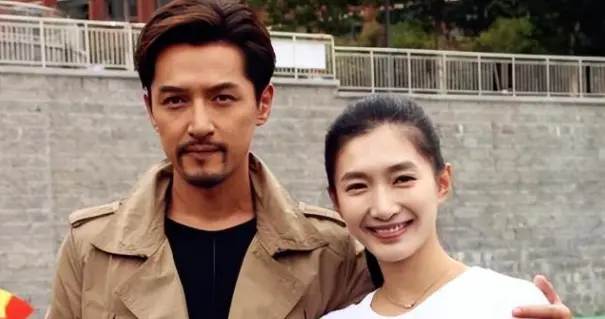 落地的凤凰不如鸡，和胡歌分手后，39岁江疏影竟变成了这样