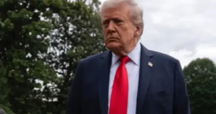 特朗普再赌上一把，剑指霍尔木兹海峡，封锁伊朗的封锁