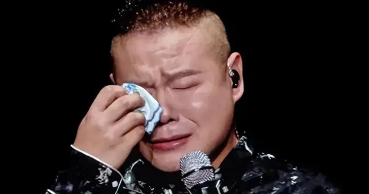 才1个月！岳云鹏高调退出春晚，一句话撕下最后体面！早该如此