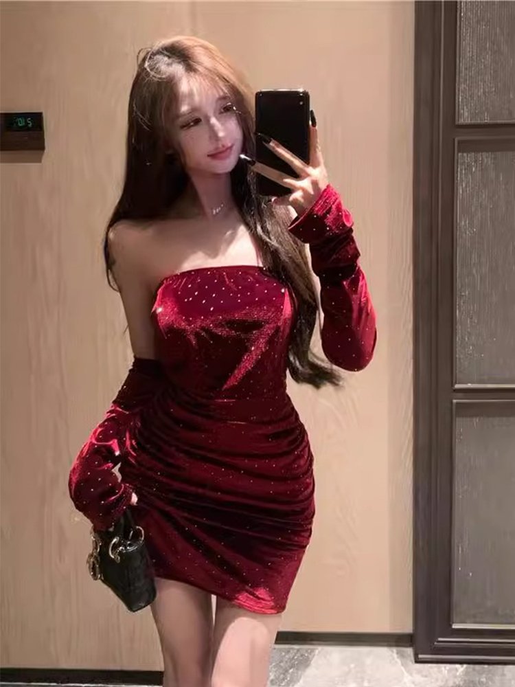 辣妹红色丝绒抹胸一字肩连衣裙女秋冬性感