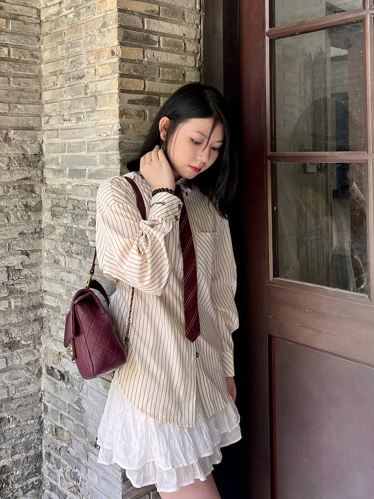走哪穿哪的轻薄☕条纹衬衫