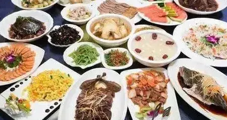 大年初一，我拒绝了表姐借钱给表弟买房的请求，全家说我冷血