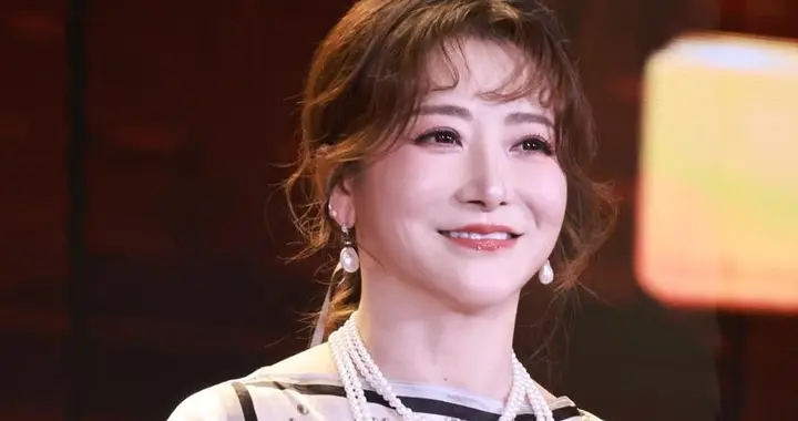 陈紫函现身《嫁金钗》追剧团