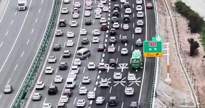 不出意外，咸阳西高速口又临时管控了！