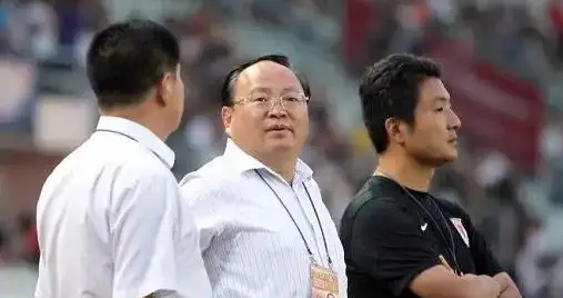 乱世思良将！泰山深陷内忧外患，球迷恳请韩公政出山救队绝非空谈