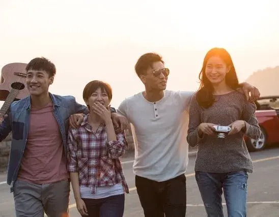 高中强制双休，消费新引擎