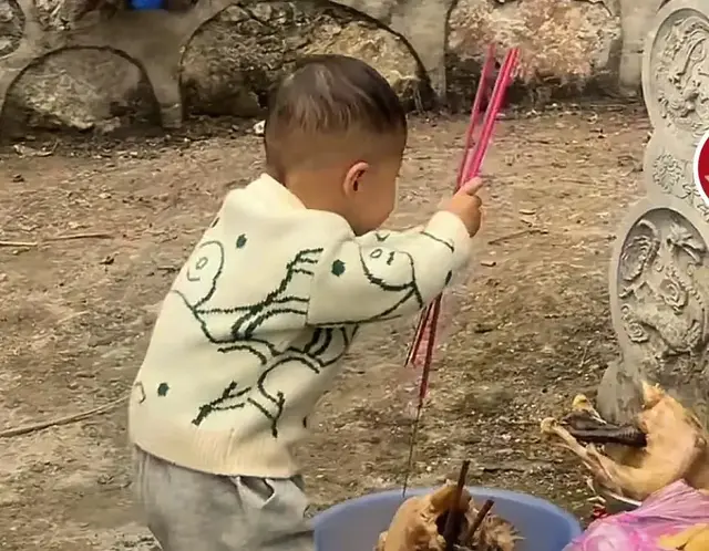 祭祖谁最强，华南F3闪光芒，3兄弟联手硬是把清明过成搞笑现场