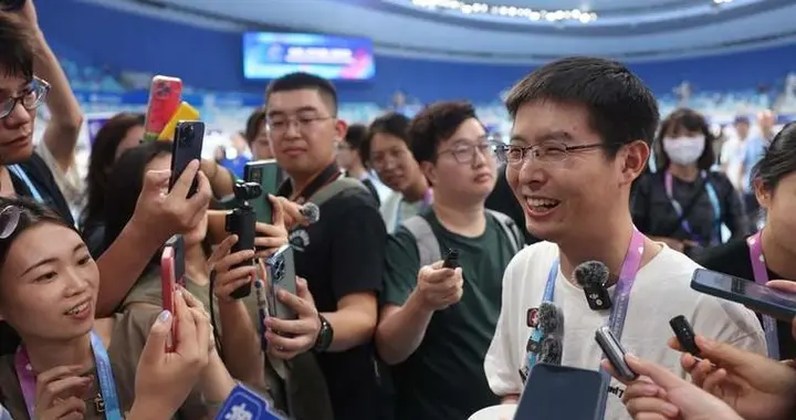 华尔街72小时蒸发4700亿，三个中国"理工男"干了一件大事