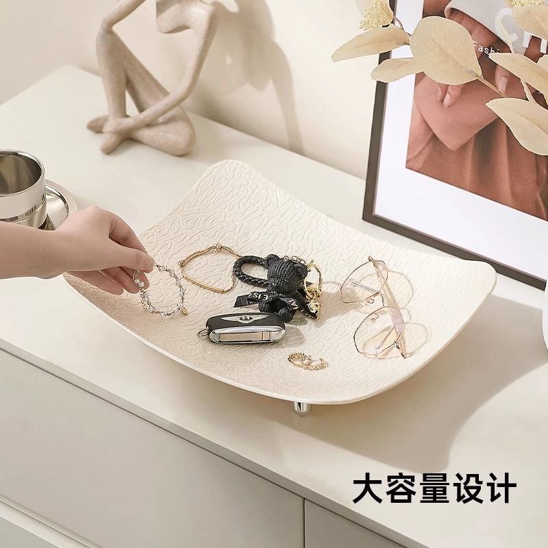 轻奢风的家,当然要配上轻奢家具啦!