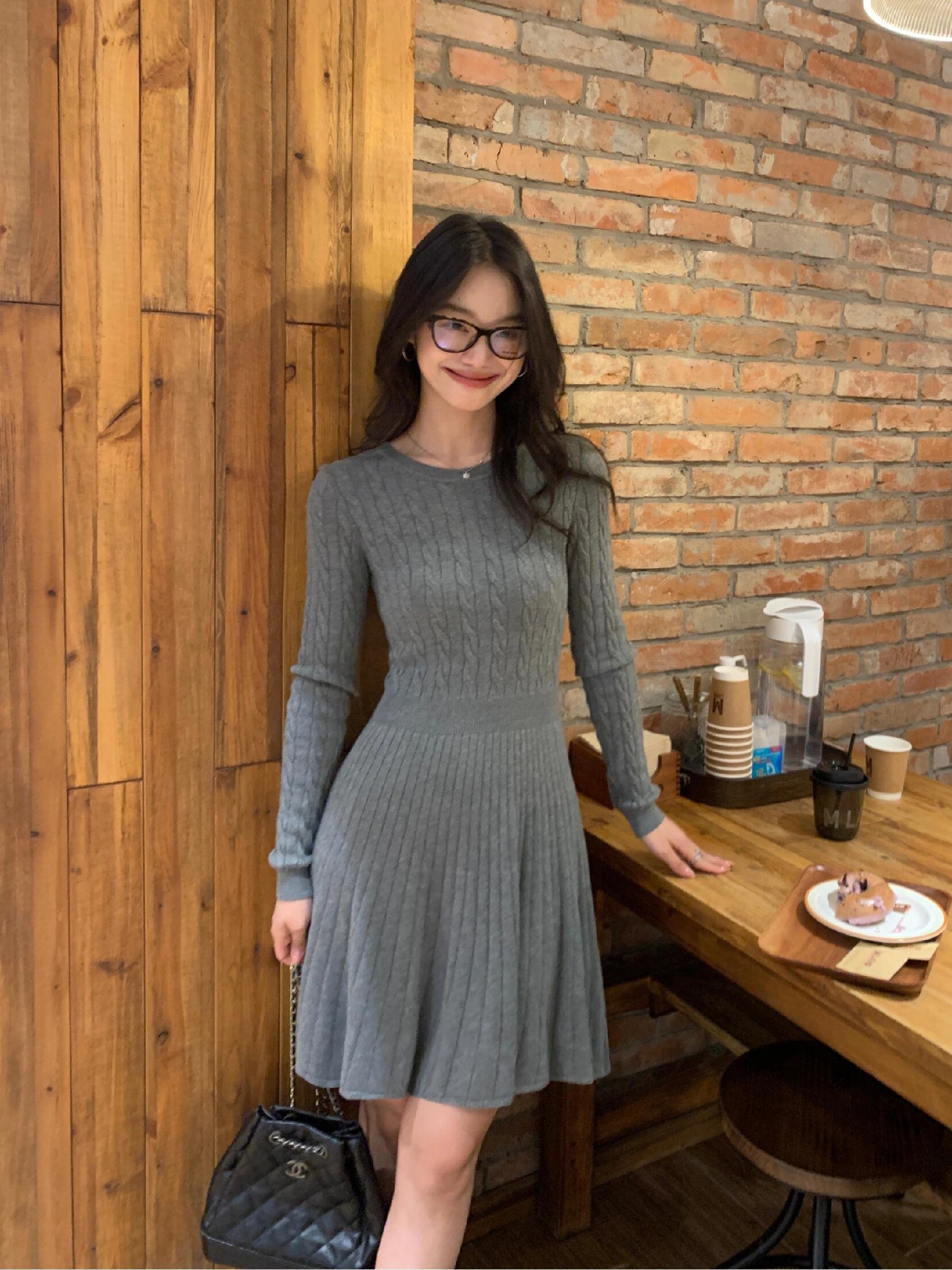 好御姐气质的灰色针织裙~约会穿绝了
