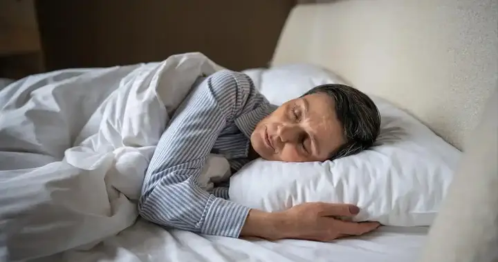 医生建议：过了55岁的人，宁愿睡到中午起床，也不要随便做这6事