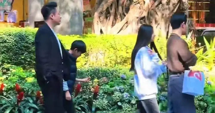 汪小菲懒理小s泼脏水，带娃远离是非之地，具俊烨深情人设遭质疑