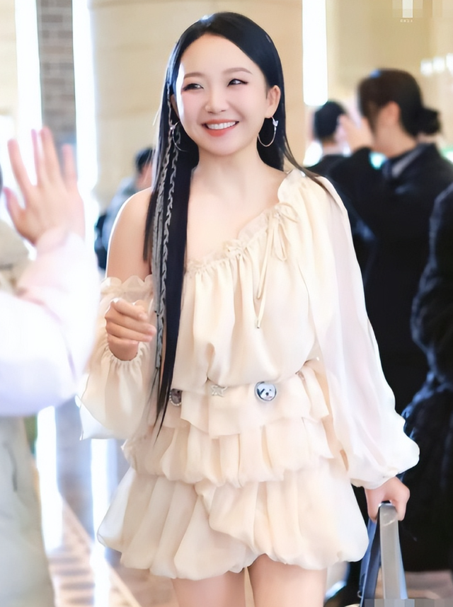 天呀！瘦成了女神？辣目洋子减肥 20 斤大变样，网友：简直不敢认！
