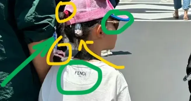 罗晋全家出游，小小糖全身名牌打扮精致，唐嫣一个举动让人动容！