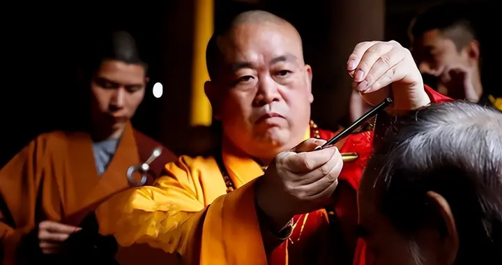 释永信与众名人交往史：为蔡志忠剃度，与马云谈早起，赠普京秘籍