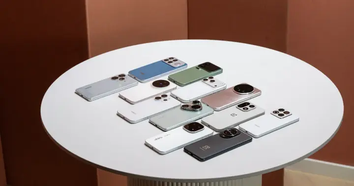 2025年手机市场年度盘点：去虚向实