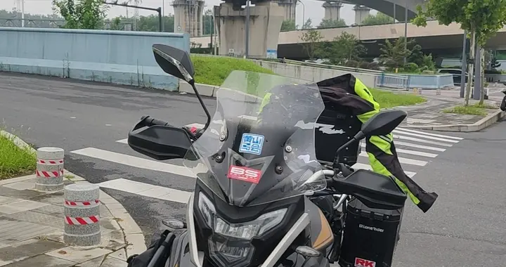 2026摩托车上高速最新规定！这6条红线别碰，罚款扣分是小事