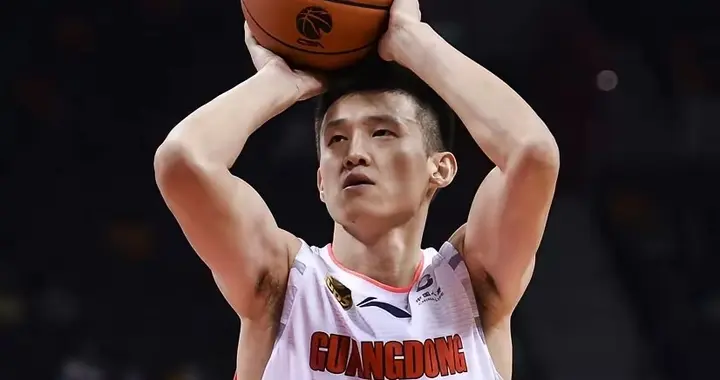 反对周鹏回广东宏远，不是能力不行，而是宏远不需要了。